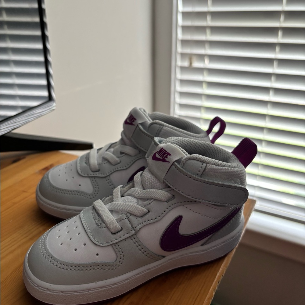 Nike Kids White and Purple Sneakers